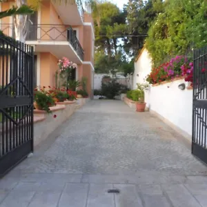 https://appartamento-in-villa-a-circa-100-metri-dal-mare.sicilyhotelsitaly.net
