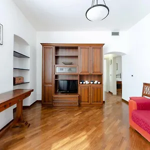 https://hintown-band-house-in-front-of-train-station.hotelitalianriviera.com